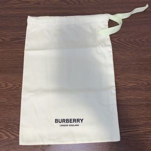 ✨ Burberry Dust Bag 💰